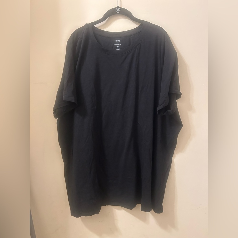Women’s Black Crew Neck Everyday  T-Shirt. Size 4X
